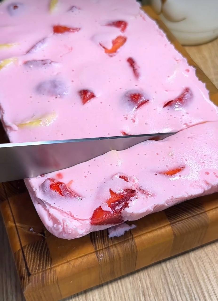 Ідеальний літній десерт з 4 інгредієнтів: готується всього кілька хвилин