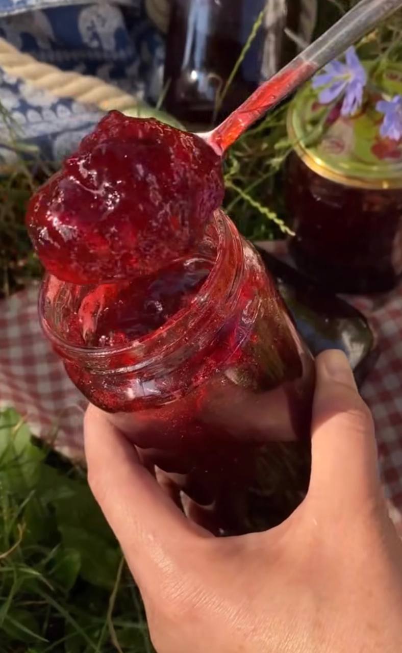 Ароматне сливове варення на сковороді: швидкий рецепт без клопоту