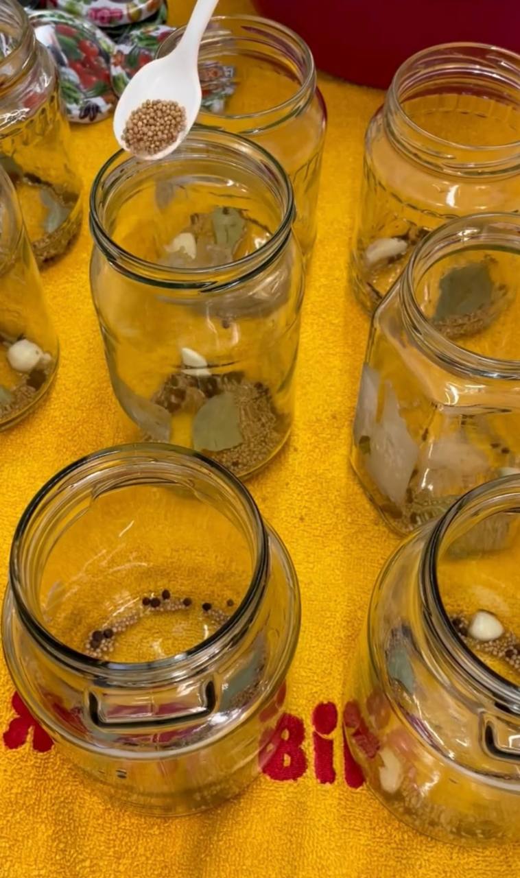 Хрумкі мариновані огірки на зиму: найкращий рецепт