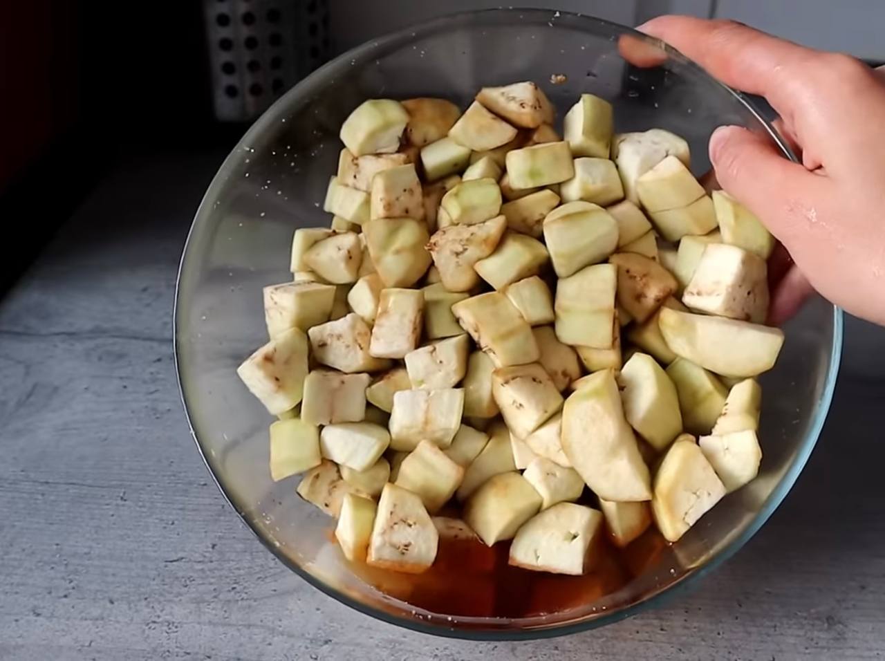 Неймовірні мариновані баклажани, що нагадують гриби: ідеальний рецепт закуски