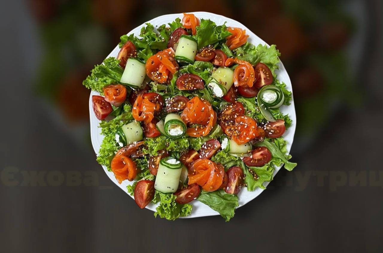 Не тільки смачні, а й корисні: 5 рецептів сезонних салатів для обіду чи вечері