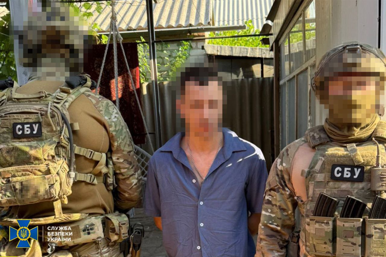 Шпигун у багатоповерхівці: коригувальника обстрілів Слов’янська викрили у власній квартирі