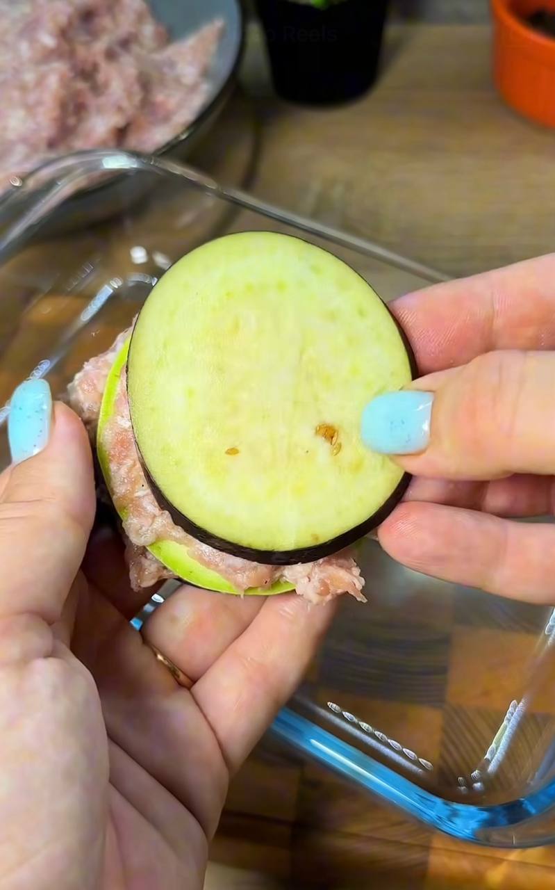 Апетитні баклажани з фаршем під золотистою скоринкою: ситно та по-домашньому