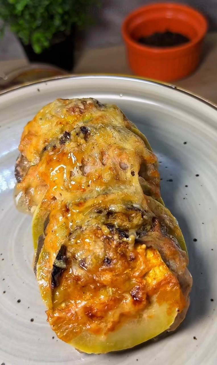 Апетитні баклажани з фаршем під золотистою скоринкою: ситно та по-домашньому