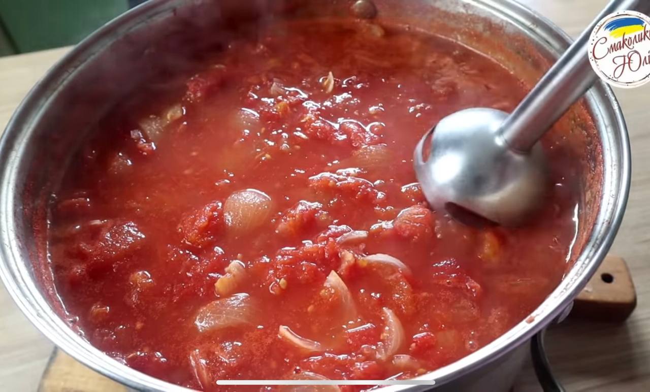 Найкращий рецепт кетчупу на зиму: виходить смачніший за магазинний