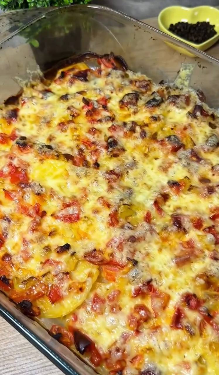 Смачна вечеря з м'ясом за 30 хвилин в духовці: ідеальний рецепт