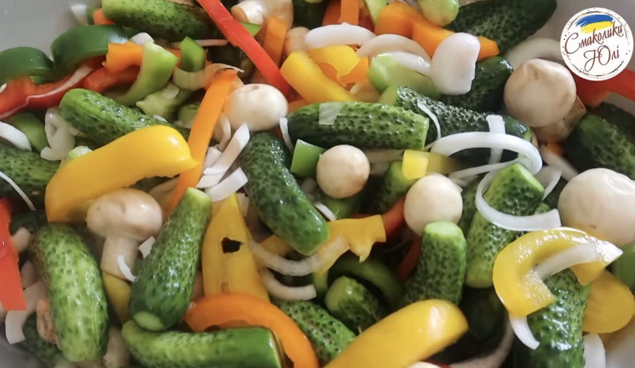 Овочеве асорті на зиму: цей салат стане вашим улюбленим