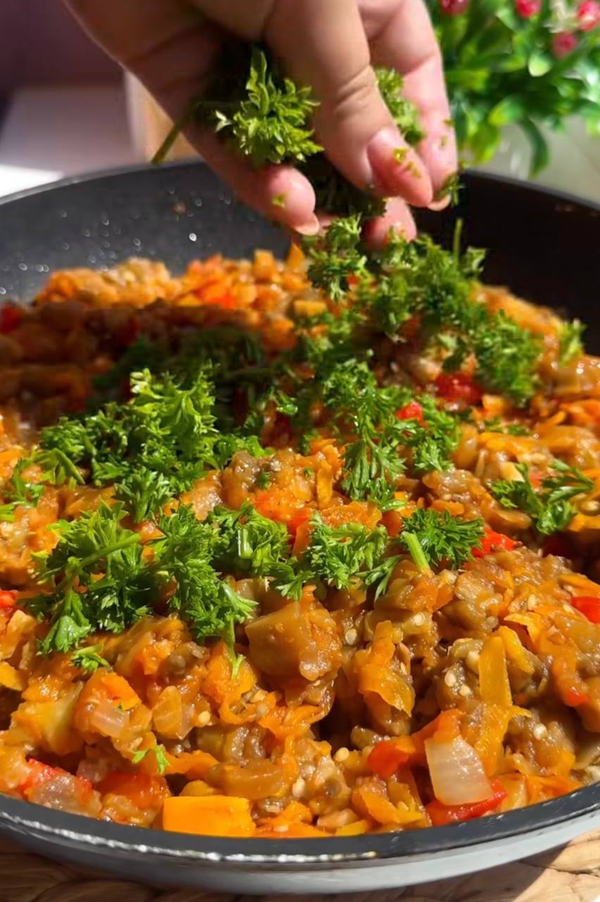 Баклажанова ікра, яку захочеться готувати знову: легкий рецепт