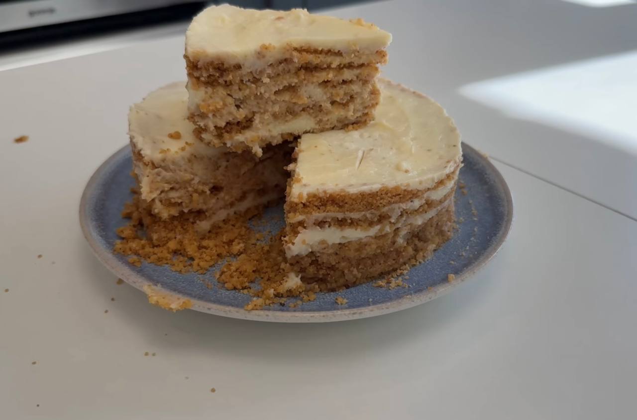 Торт "Пломбір" за 20 хвилин без духовки: ідеальний варіант десерту