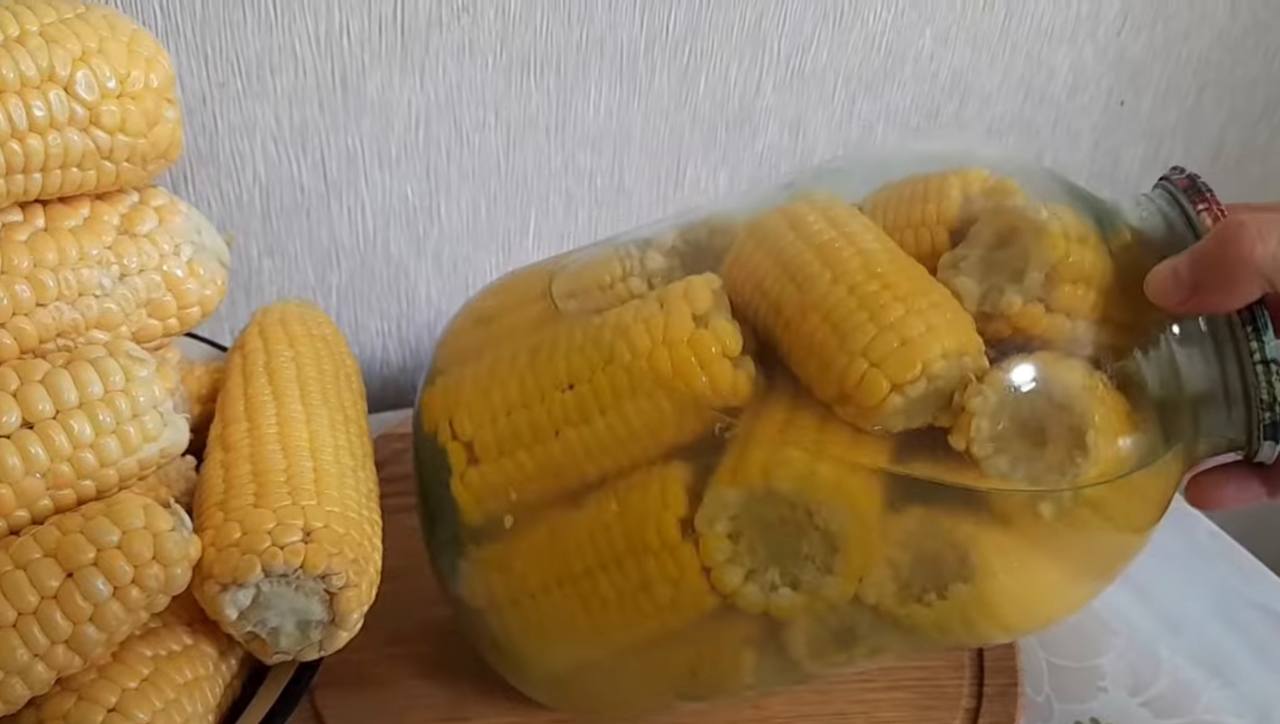 Соковита консервована кукурудза на зиму: перевірений рецепт