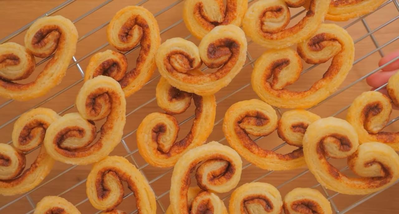 Домашнє печиво "вушка" за кілька хвилин: готується легше, ніж здається