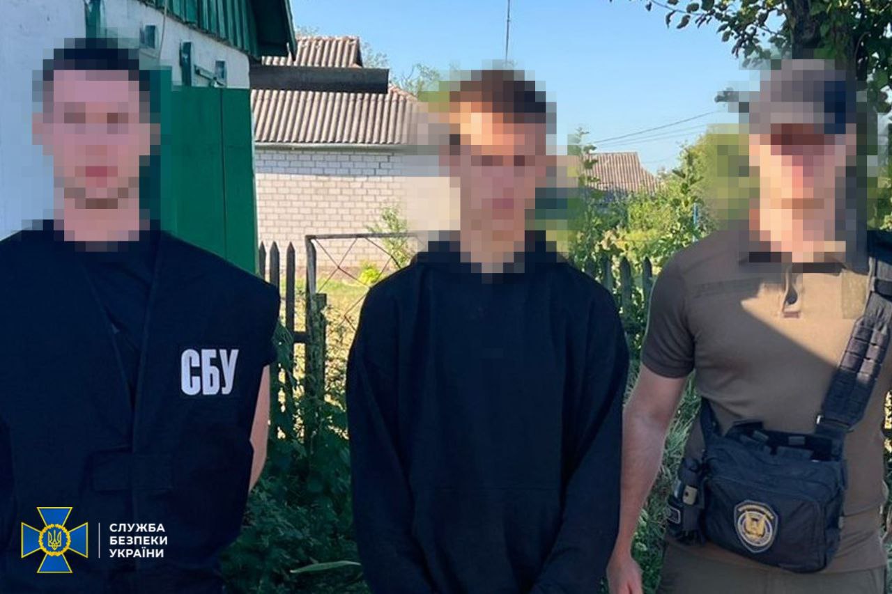 Шпионил за аэродромами и ПВО в центре Украины: задержан российский агент