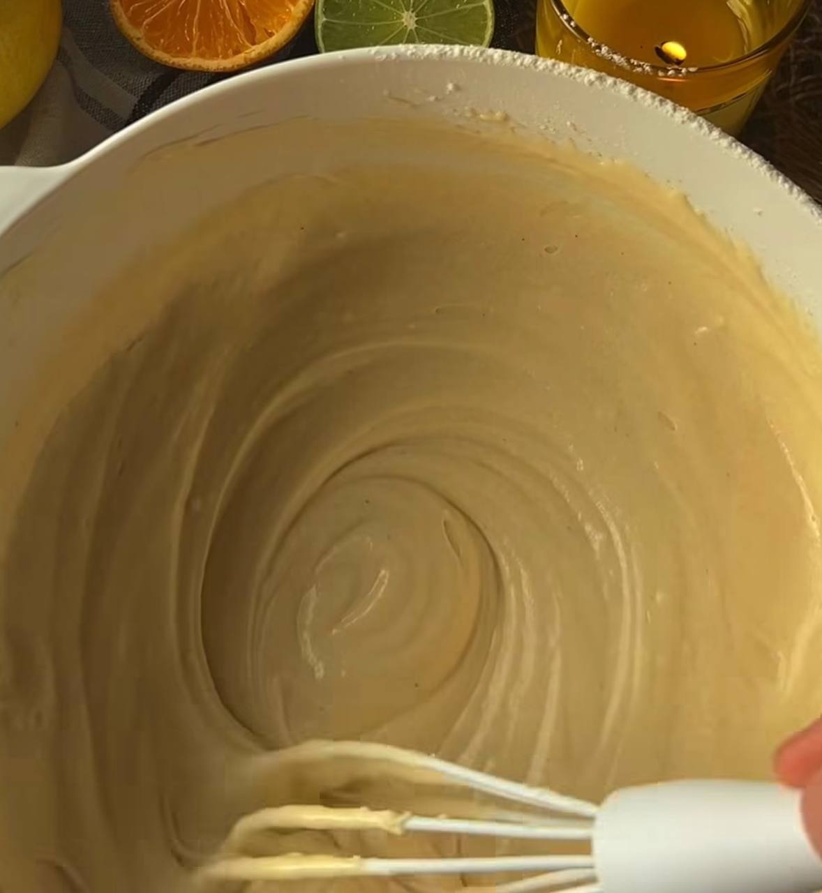 Ароматний лимонний кекс, який тане у роті: простий рецепт