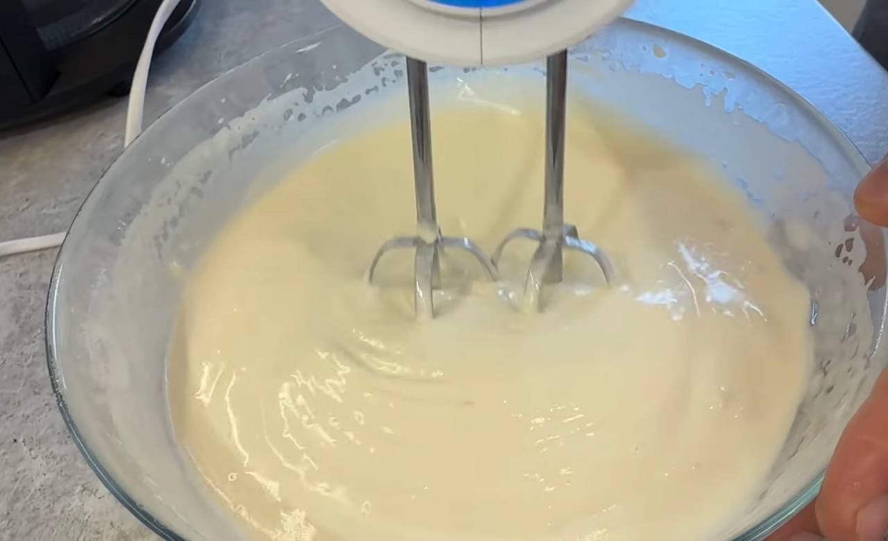 Солодка насолода: рецепт яблучного рулету, який тане в роті