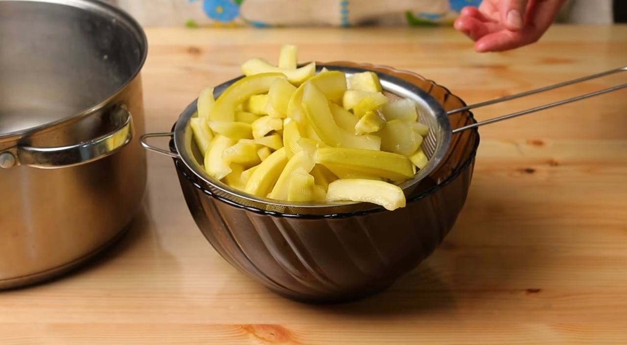 Вкусные и бюджетные цукаты из переросших кабачков: легкий рецепт