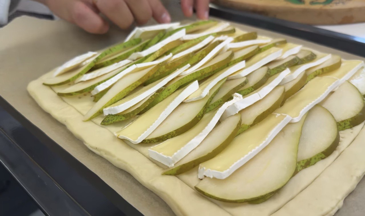 Сніданок в духовці за 15 хв: рецепт дуже смачного пирога