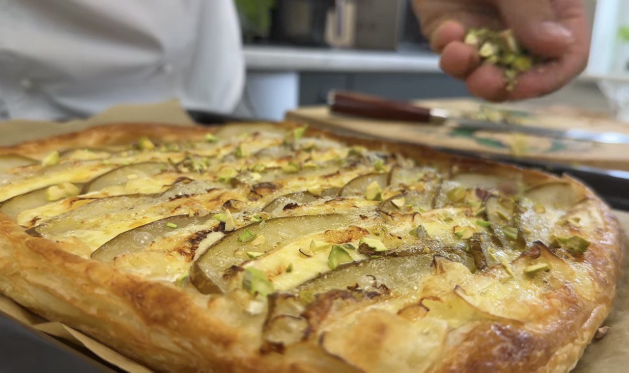 Сніданок в духовці за 15 хв: рецепт дуже смачного пирога