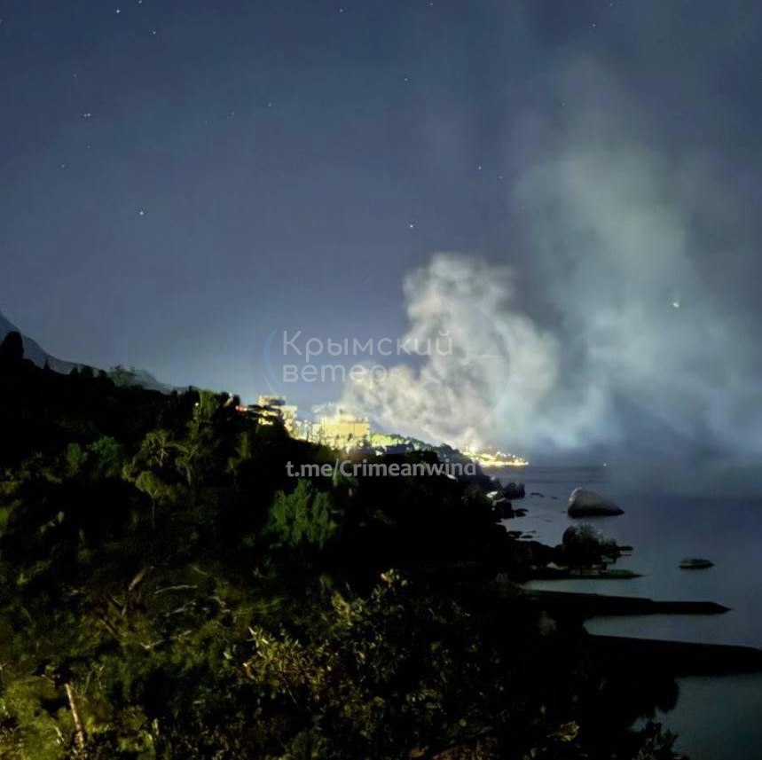 Рознесли "дачу ФСБ"? В Криму скаржаться на вибухи, під ударом був санаторій "Форос"