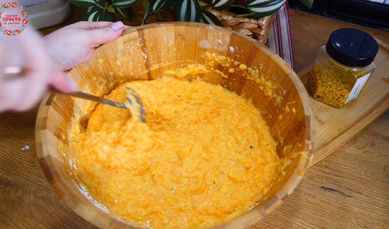 Деруни по-новому: рецепт із ніжним соусом, що здивує кожного