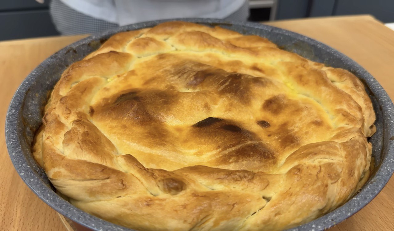 Цей м'ясний пиріг буде їсти уся сім'я: приготуєте не один раз