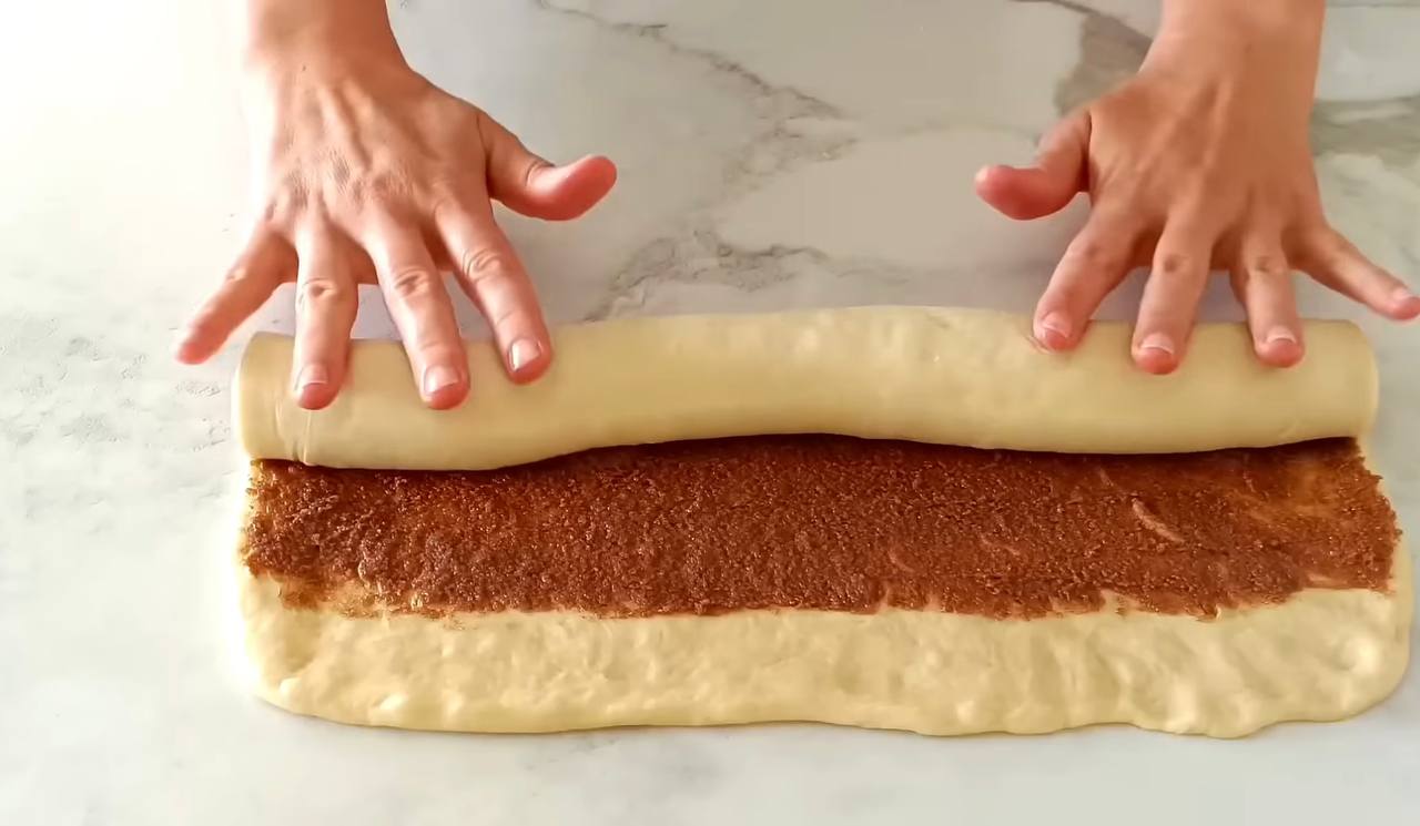 Легендарні булочки сінабони: легкий рецепт ніжної випічки