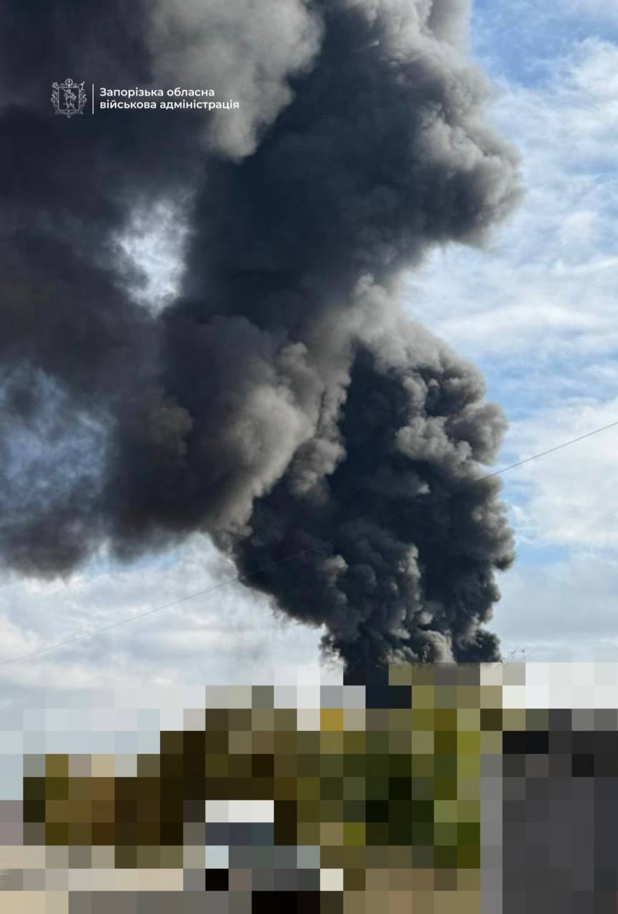 Россияне КАБами бьют по Запорожью: в городе атаковано предприятие