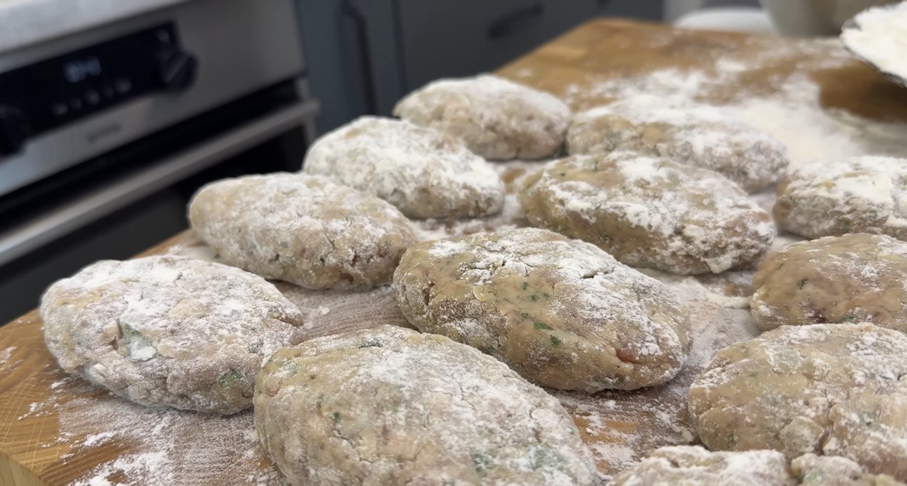 Соковиті котлети, як "у мами": простий домашній рецепт