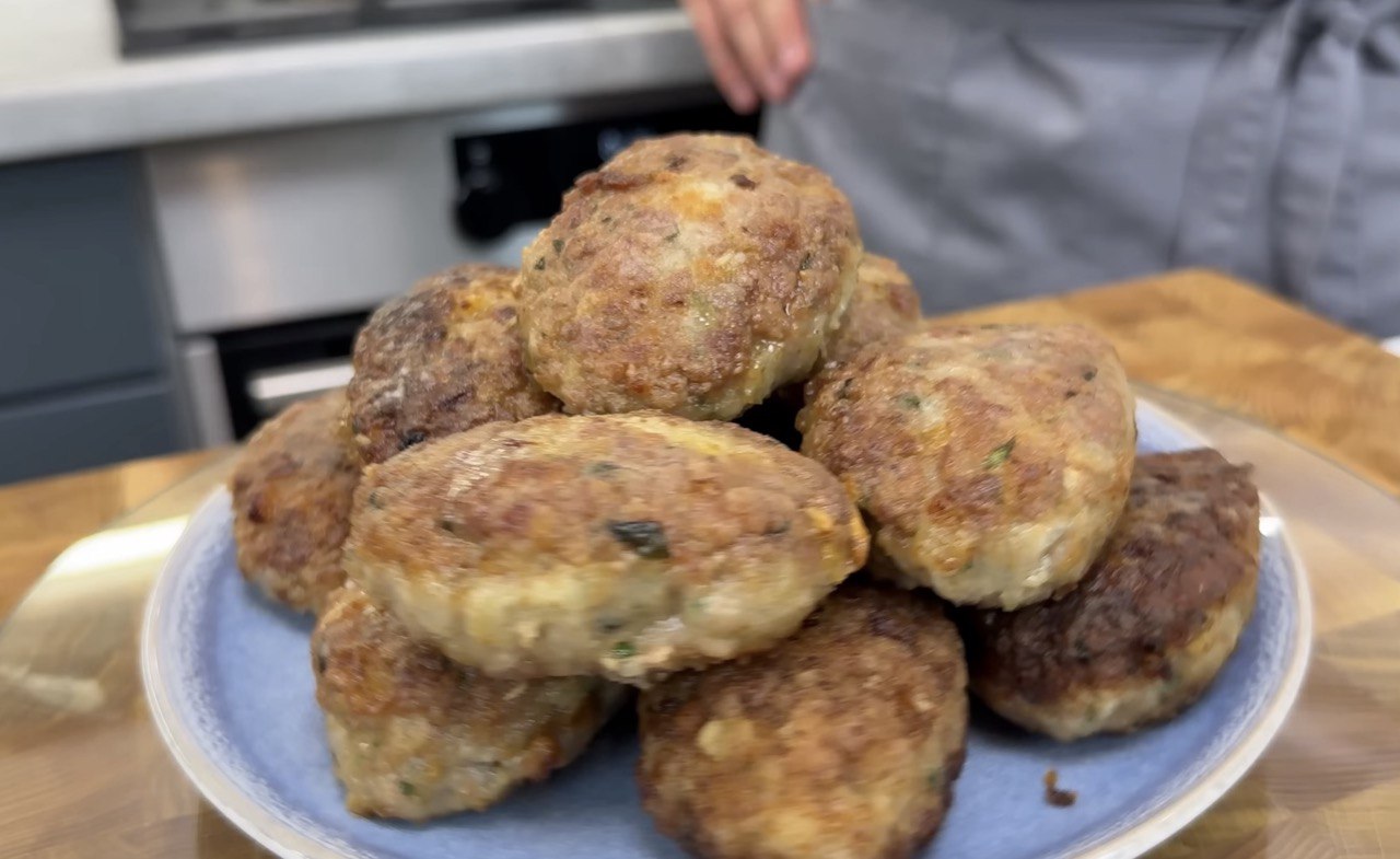 Соковиті котлети, як "у мами": простий домашній рецепт