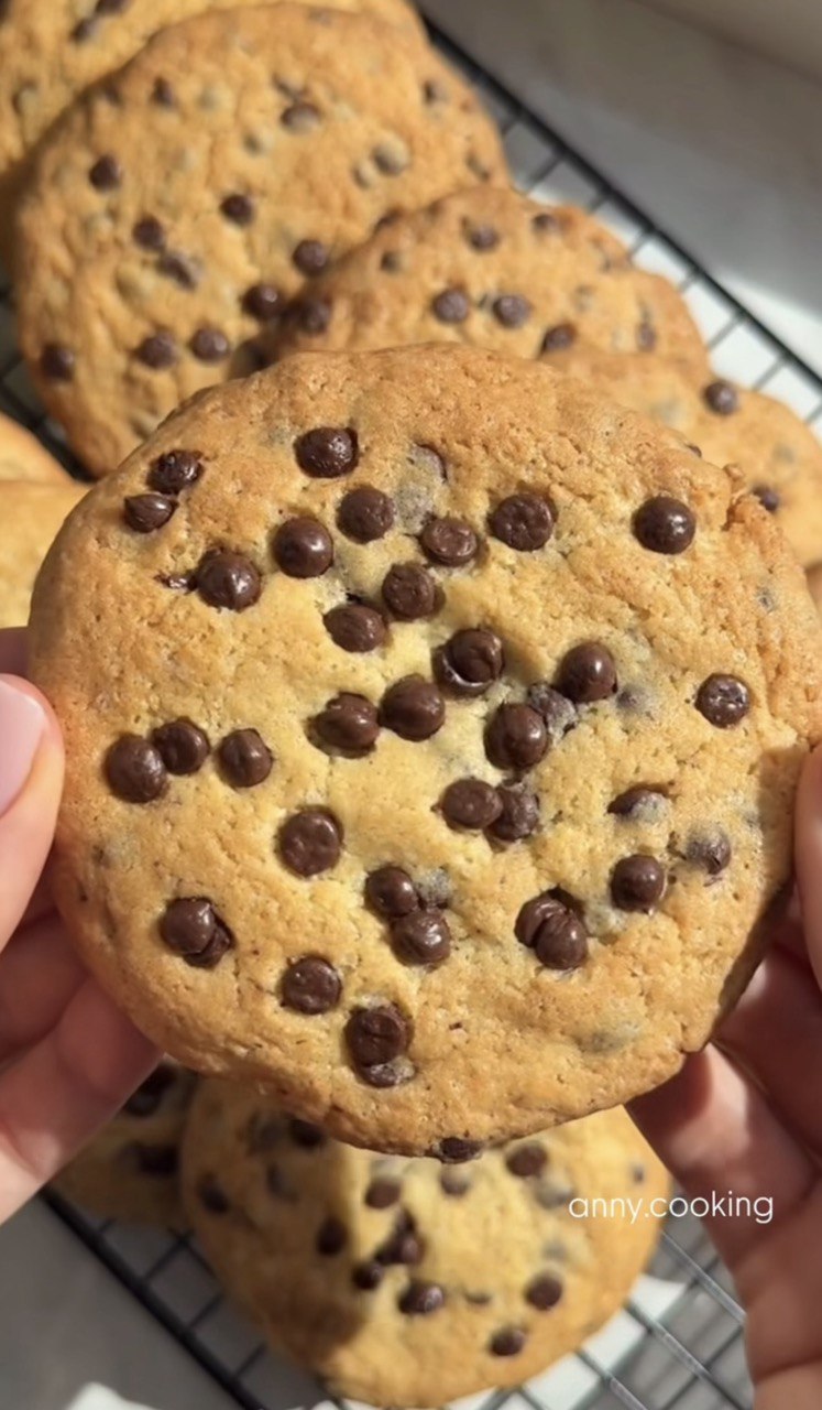 Популярне американське печиво з шоколадом: хрустке зовні та ніжне в середині