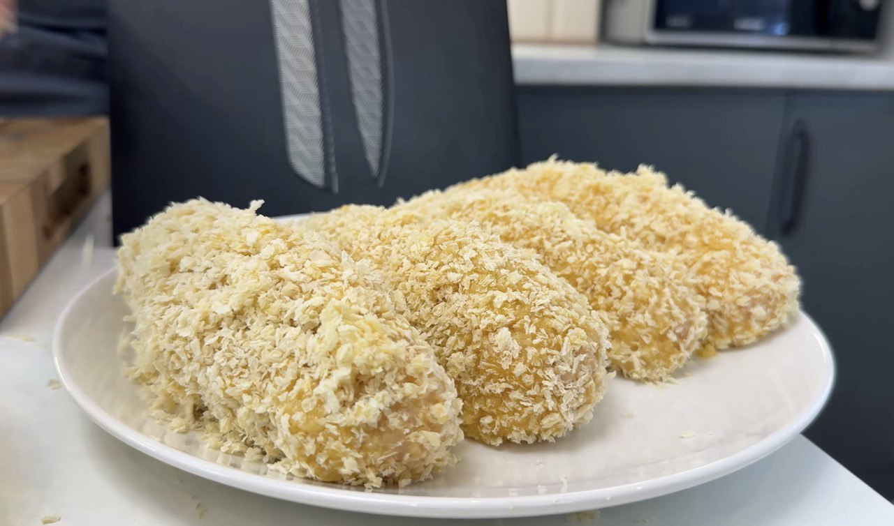 Соковиті котлети по-київськи: рецепт, що завжди вдається