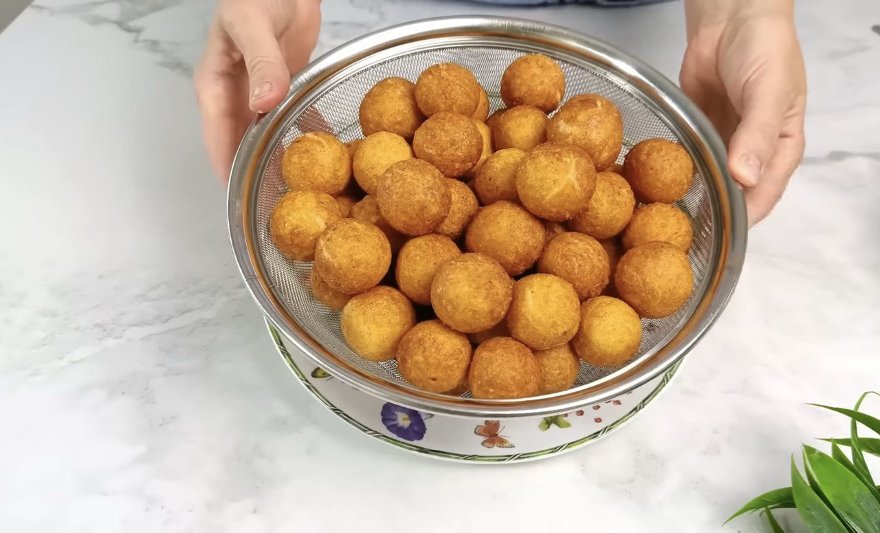 Рецепт творожных пончиков к чаю за считанные минуты: приготовите не один раз