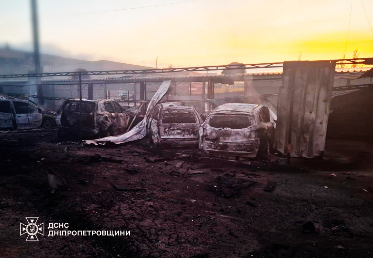 РФ масовано вдарила дронами по Павлограду: у місті пожежі, є загиблий