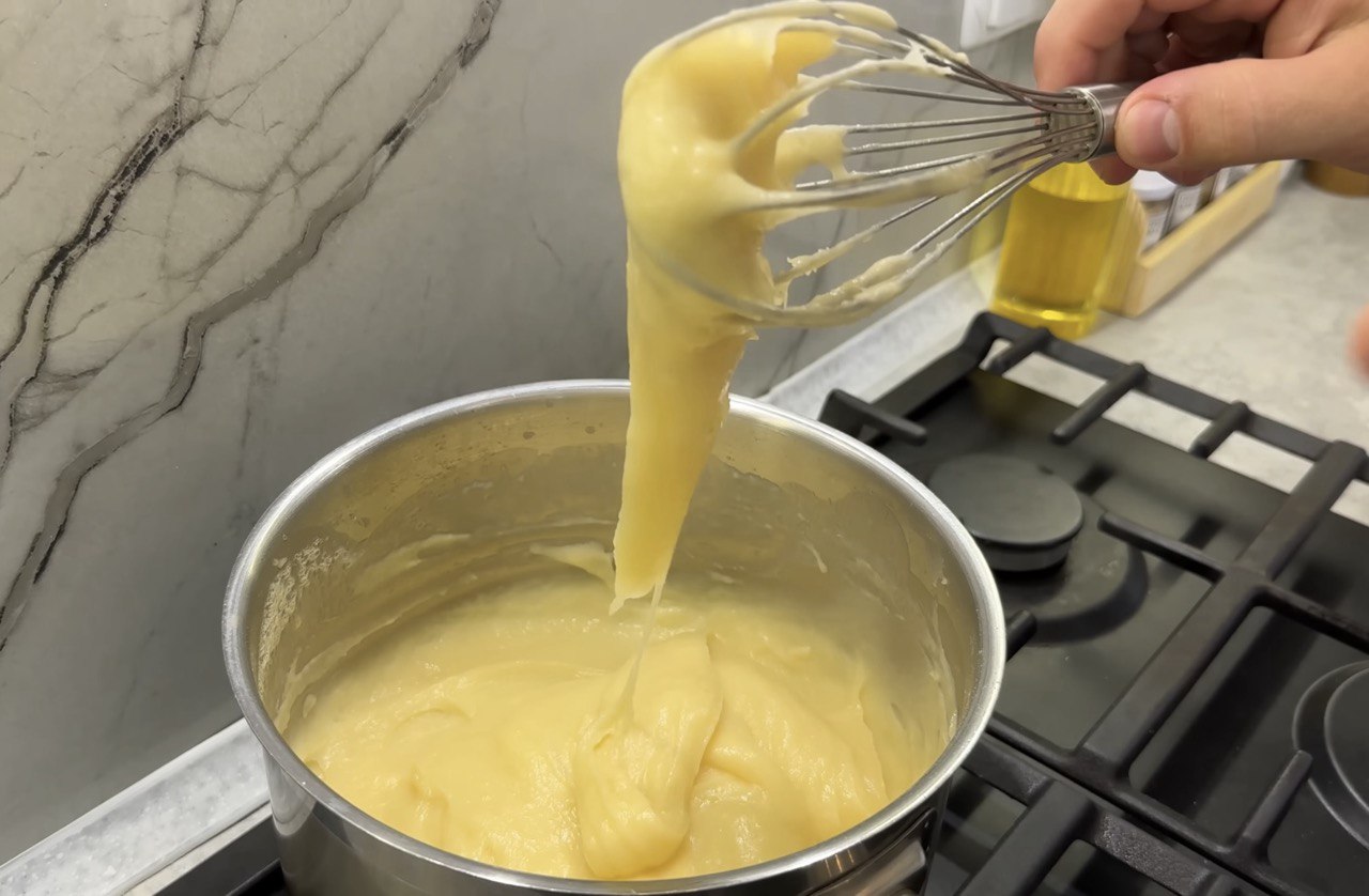 Такі еклери в магазині не купите: рецепт, який вийде з першого разу