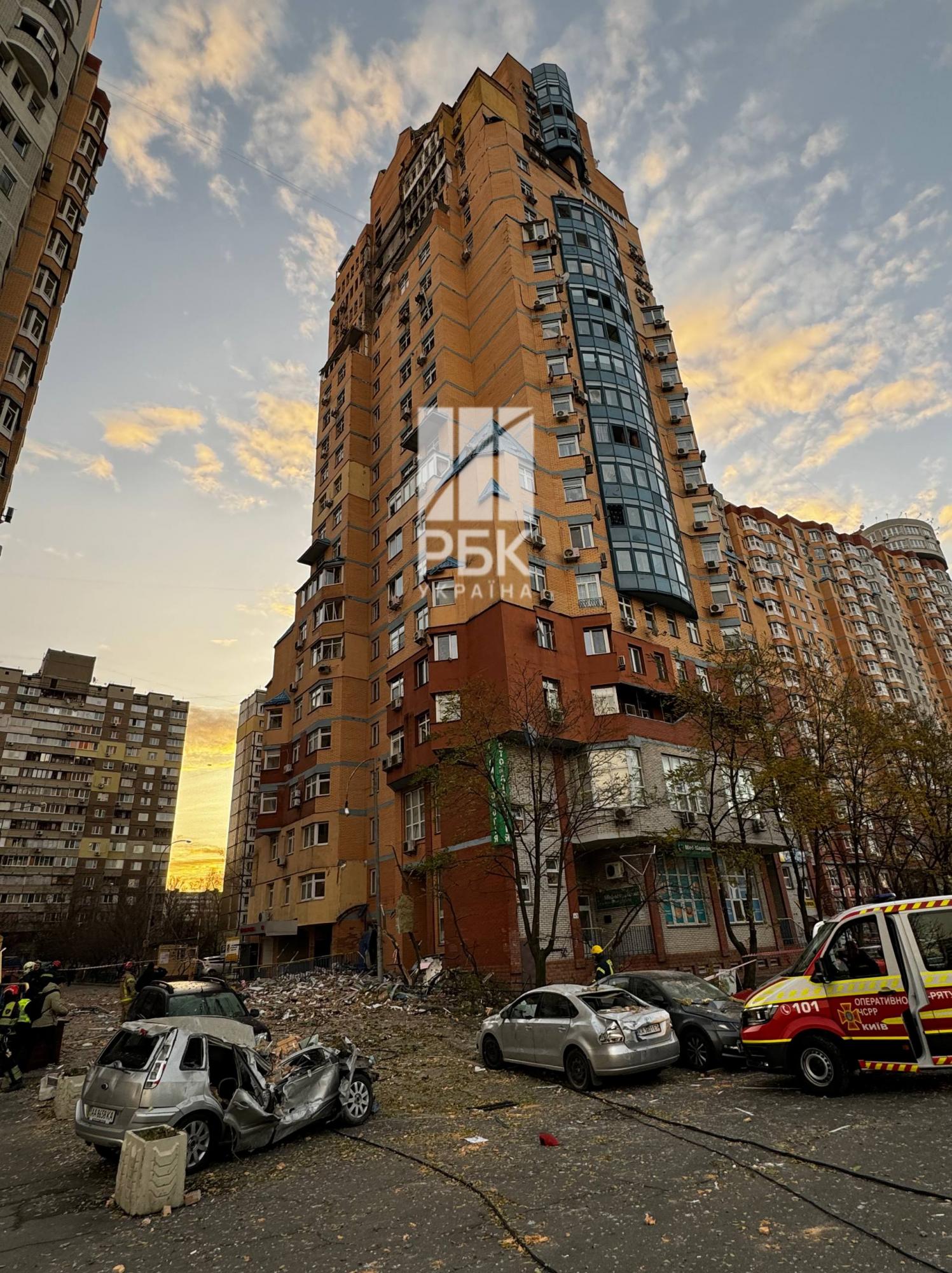 Горели многоэтажки почти во всех районах: репортаж РБК-Украина из Киева после атаки