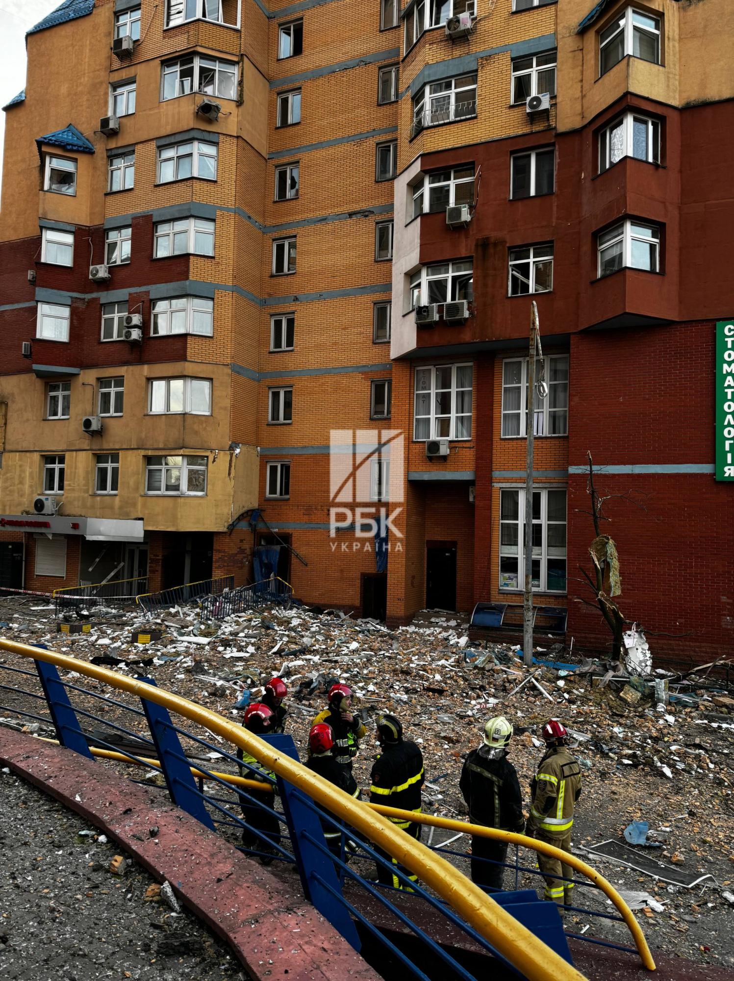 Горели многоэтажки почти во всех районах: репортаж РБК-Украина из Киева после атаки
