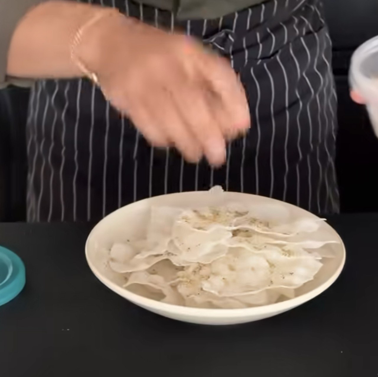 Корисні чіпси за 1 хв, які кращі за магазинні: без олії та не шкодять фігурі