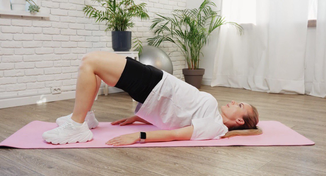 10 ефективних вправ без обладнання, які можна виконувати будь-де