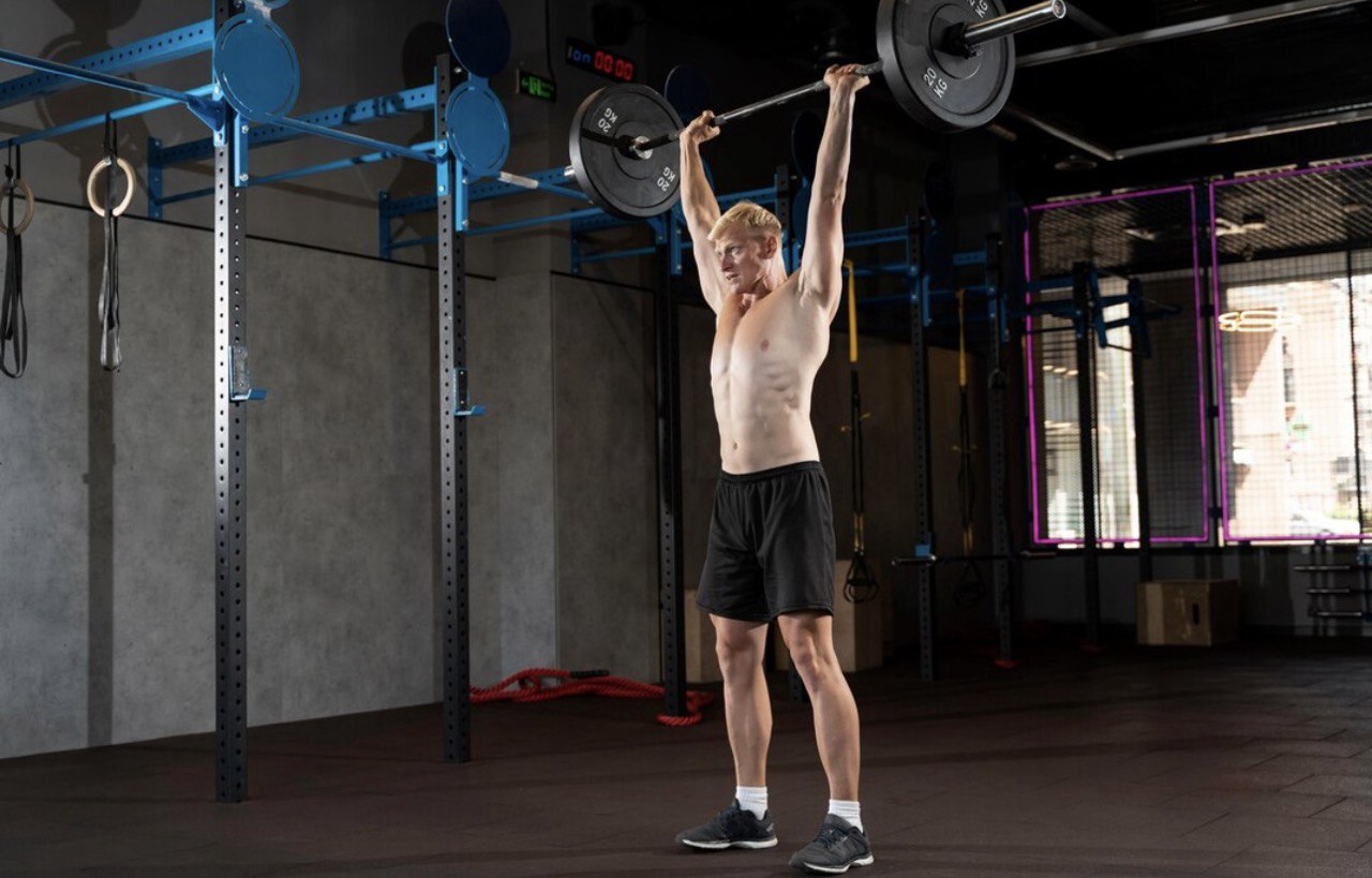 Ці вправи швидко зроблять ваші плечі та руки сильнішими