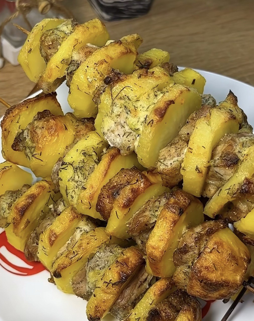 Смачний картопляний шашлик з м'ясом: ідеальний рецепт для зимових свят