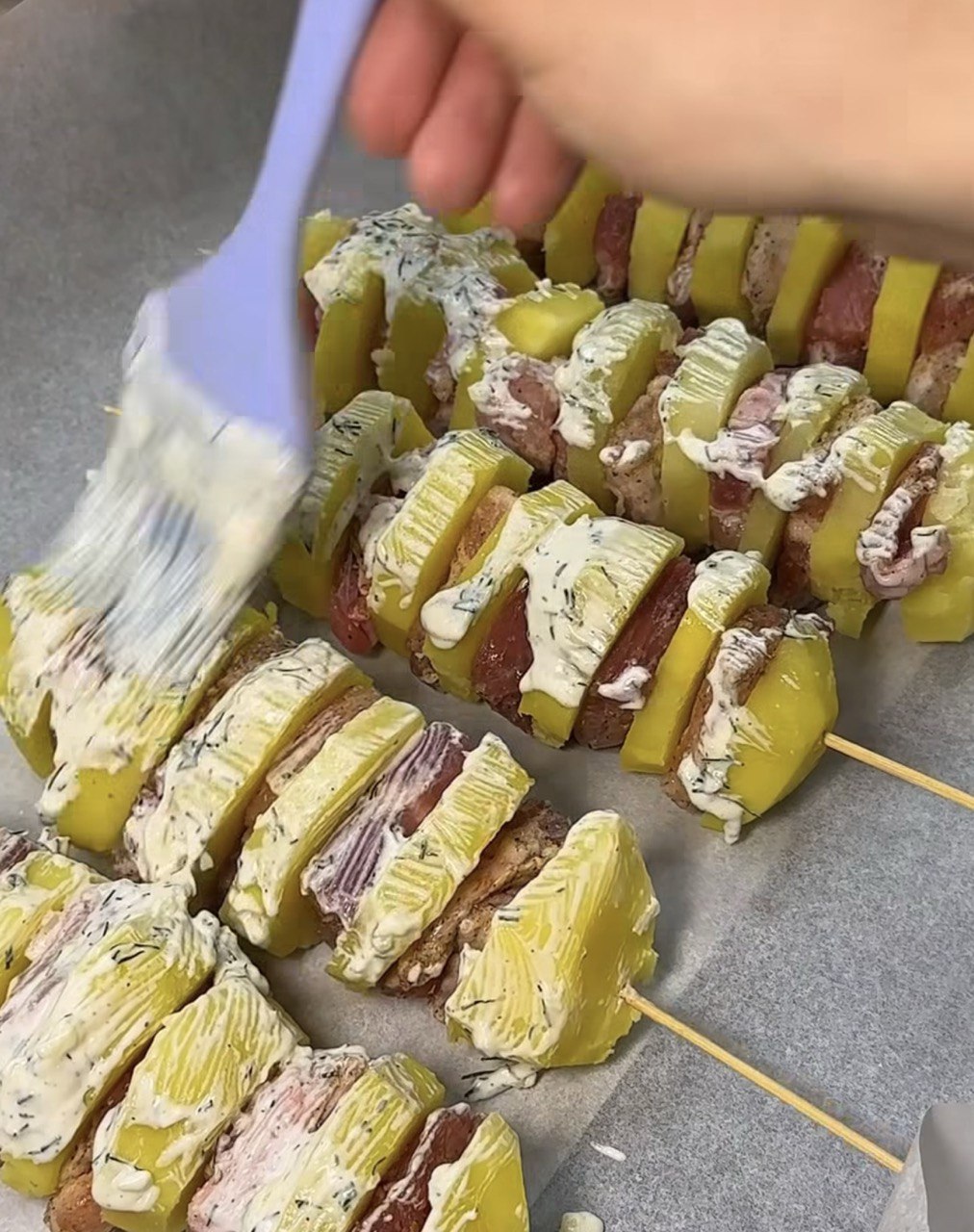 Смачний картопляний шашлик з м'ясом: ідеальний рецепт для зимових свят