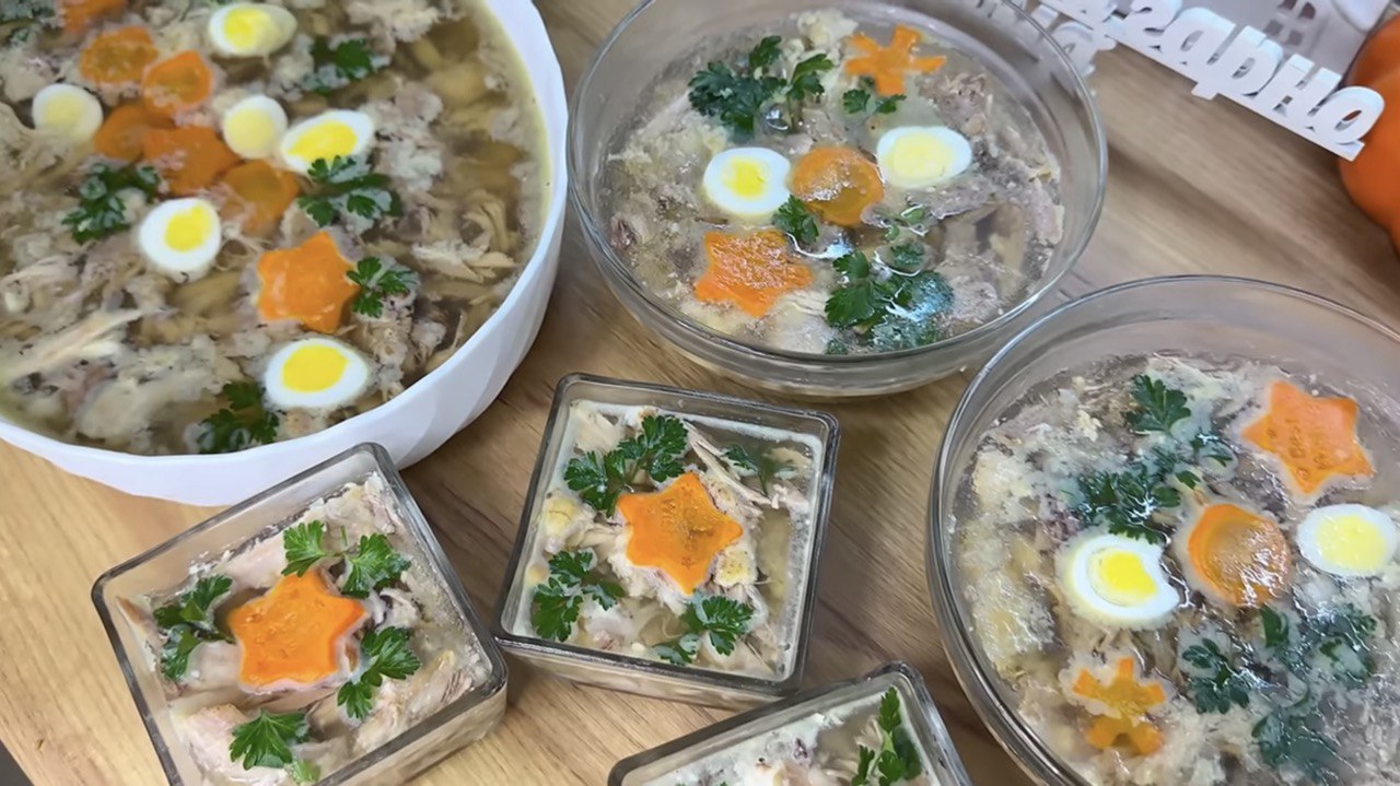 Домашній прозорий холодець, який вийде у кожного: покроковий рецепт