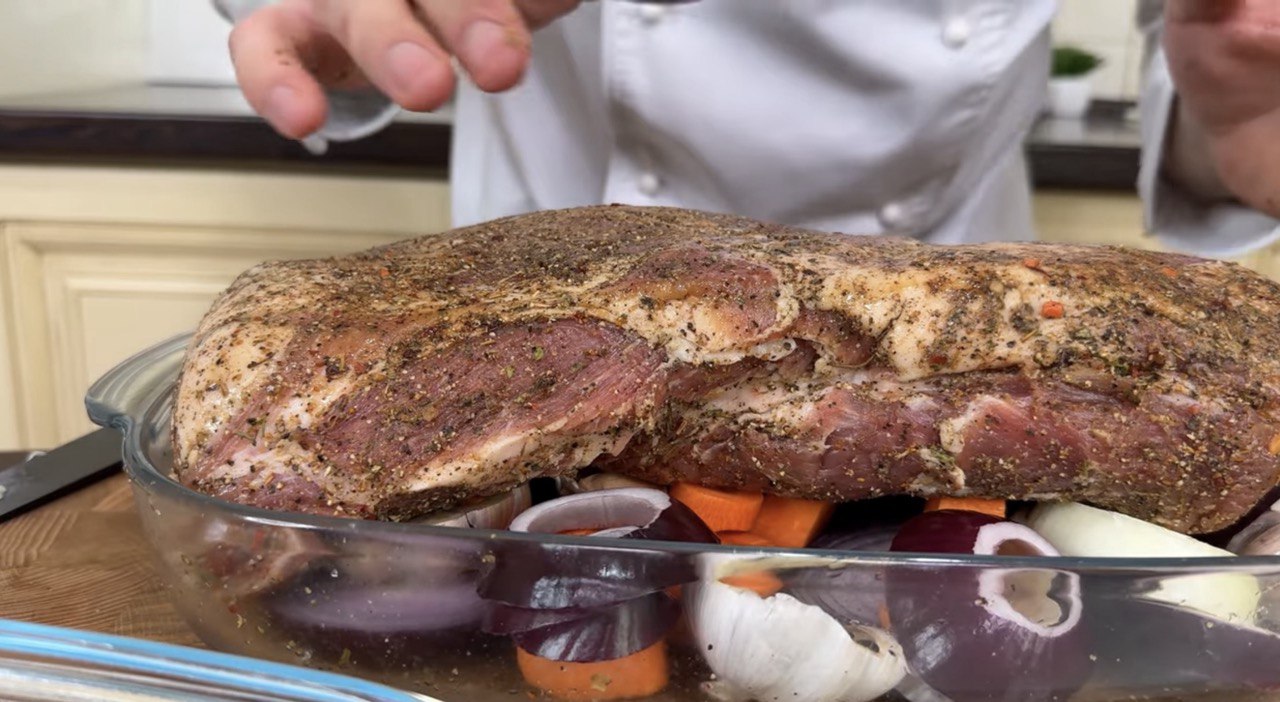 Буженина на Різдво, від якої всі будуть в захваті: покроковий рецепт