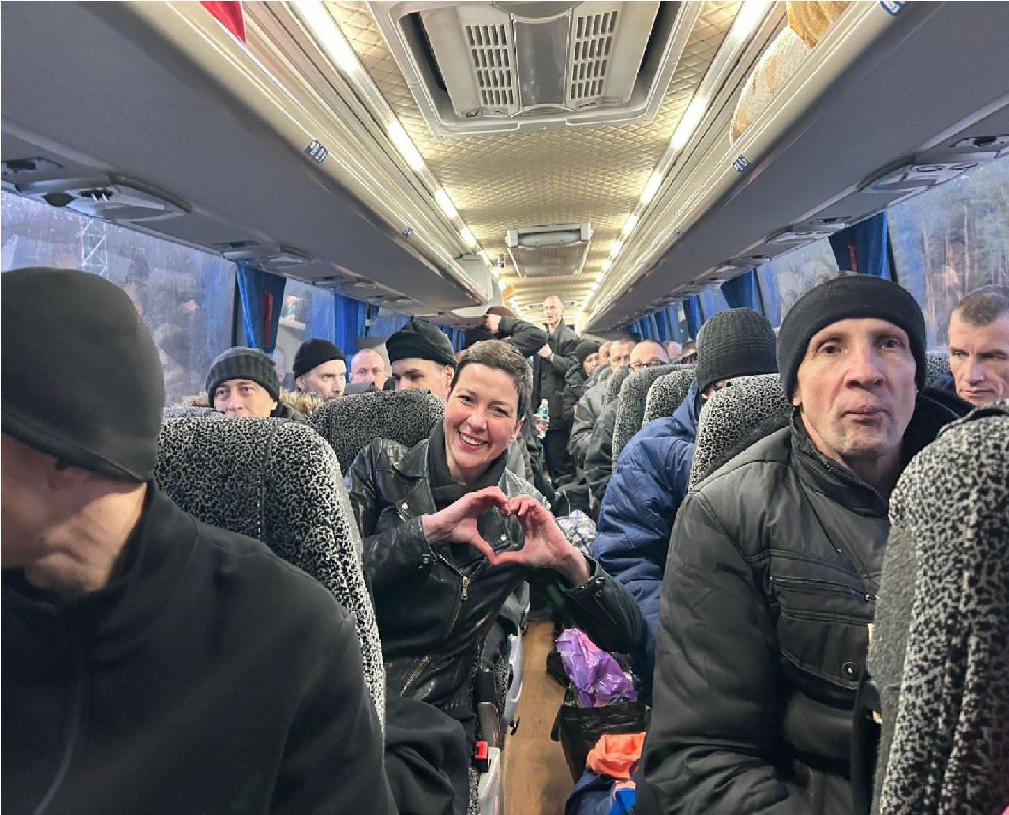 Операцією керував Буданов. Білорусь передала своїх опозиціонерів Україні (фото)