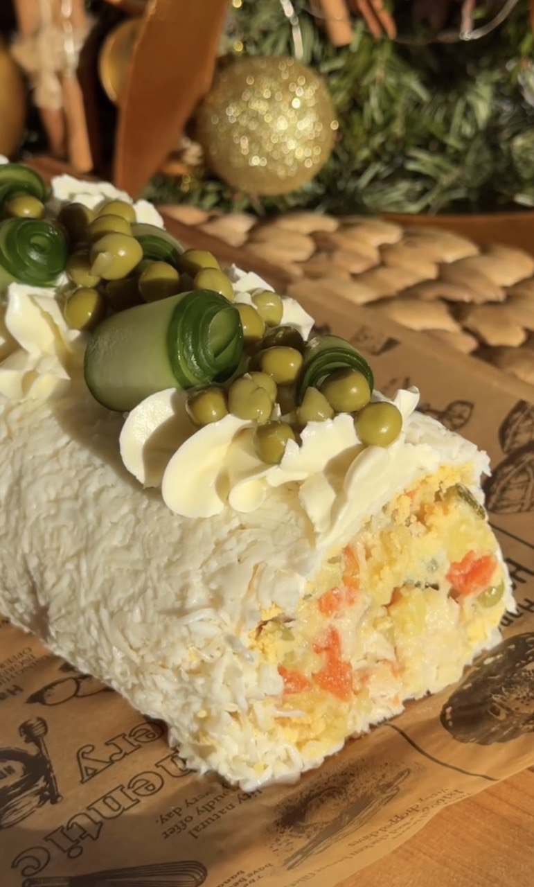 Олів'є по-новому: незвичайний рецепт зі святковою подачею