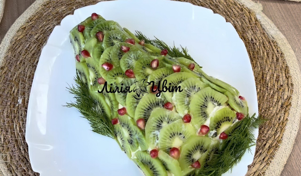 Справжній хіт столу! Готуємо новорічний салат-ялинку: дуже простий рецепт