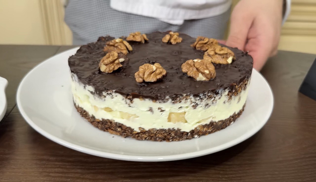 Торт без випічки, цукру та борошна: простий рецепт корисного десерту