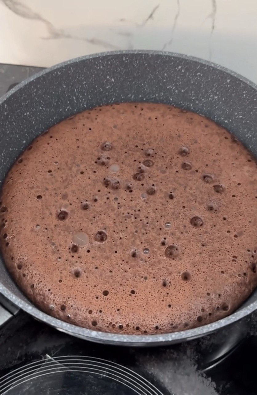 Шоколадний млинець з бананом на сніданок: ідеальний рецепт для початку дня