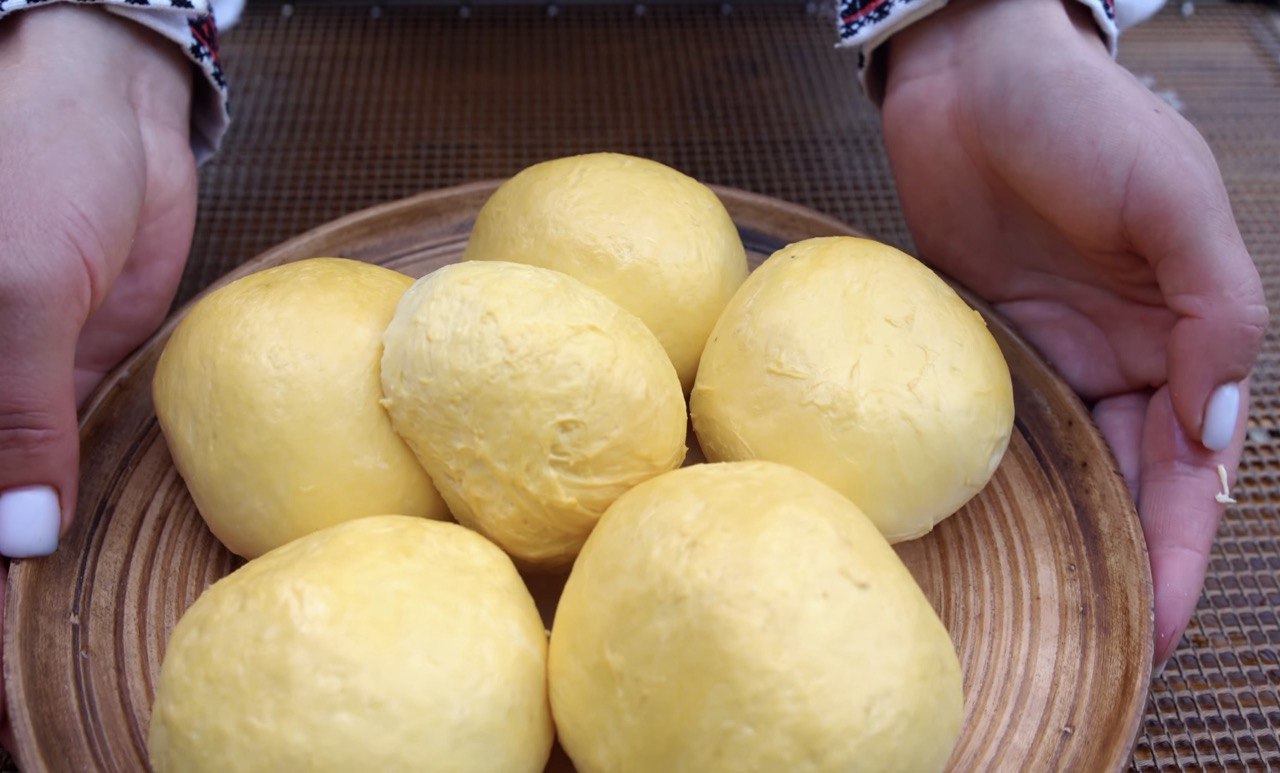 Домашня моцарела з трьох інгредієнтів: легко і дуже смачно