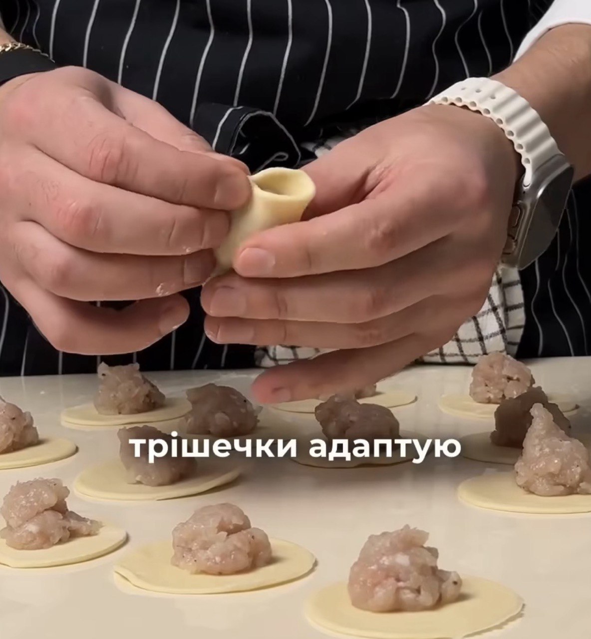 Ідеальні пельмені з вишуканим соусом: рецепт від шеф-кухаря