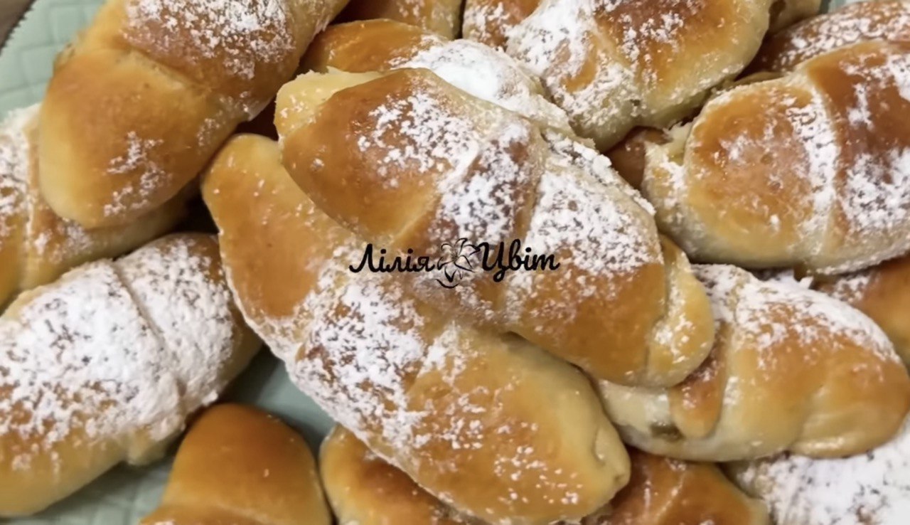 Бюджетные рогалики без масла и яиц: эта выпечка удивит всю семью